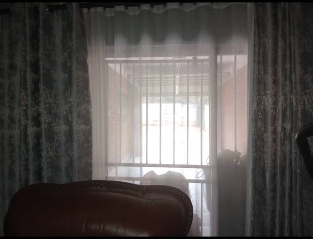 3 BEDROOM FREEHOLD FOR SALE IN MOUNTAIN VIEW